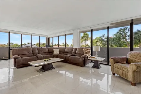 2017 S Ocean Drive Hallandale Beach FL 33009