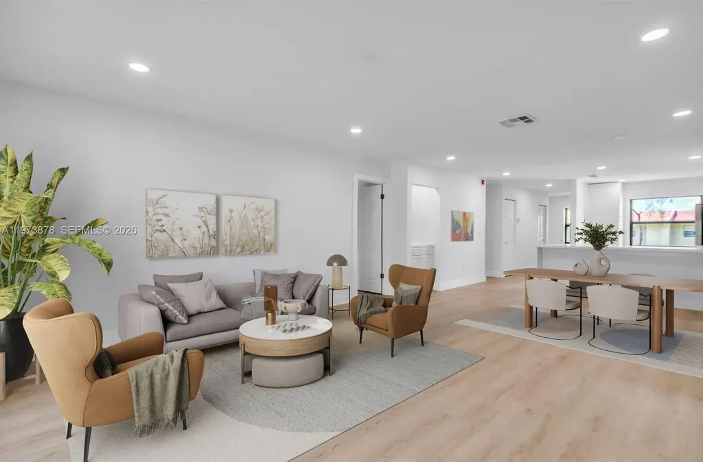 8535 Casa Del Lago Boca Raton FL 33433