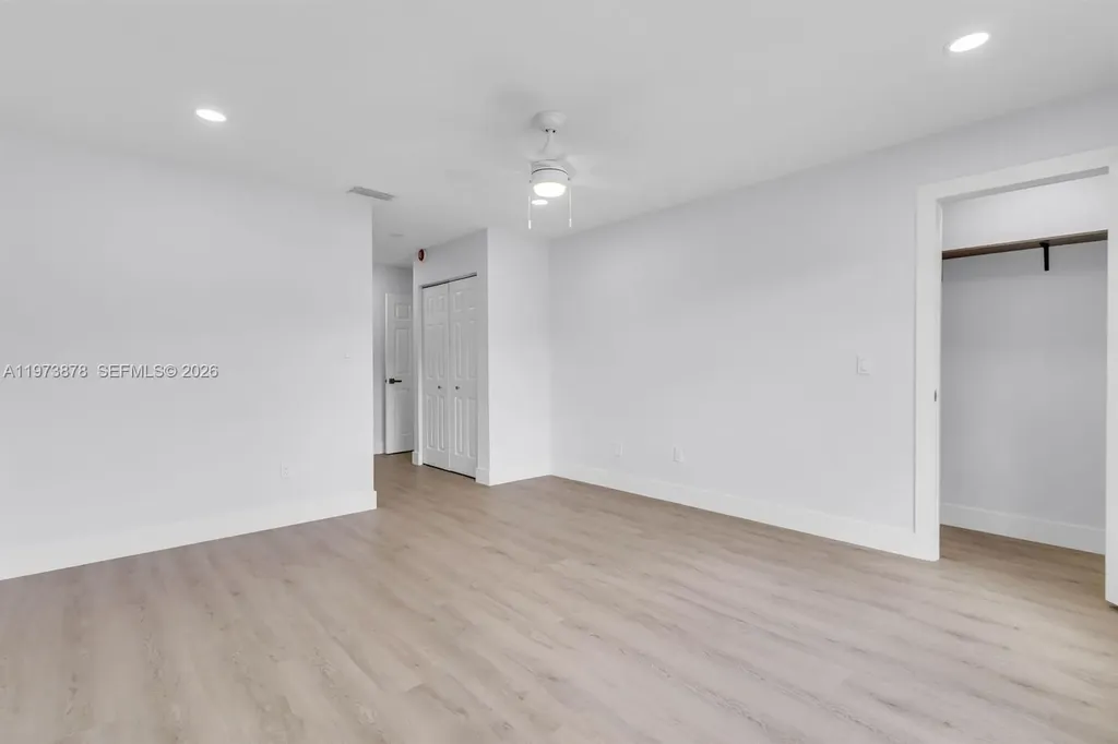 8535 Casa Del Lago Boca Raton FL 33433