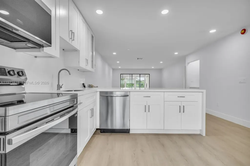 8535 Casa Del Lago Boca Raton FL 33433