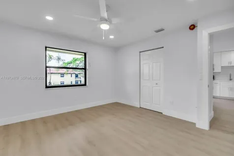 8535 Casa Del Lago Boca Raton FL 33433