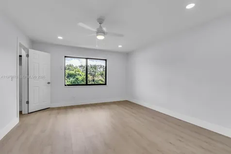 8535 Casa Del Lago Boca Raton FL 33433