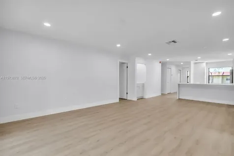 8535 Casa Del Lago Boca Raton FL 33433
