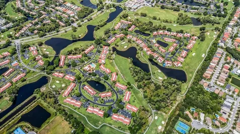 8535 Casa Del Lago Boca Raton FL 33433