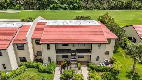 8535 Casa Del Lago Boca Raton FL 33433