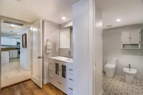 520 Brickell Key Drive Miami FL 33131