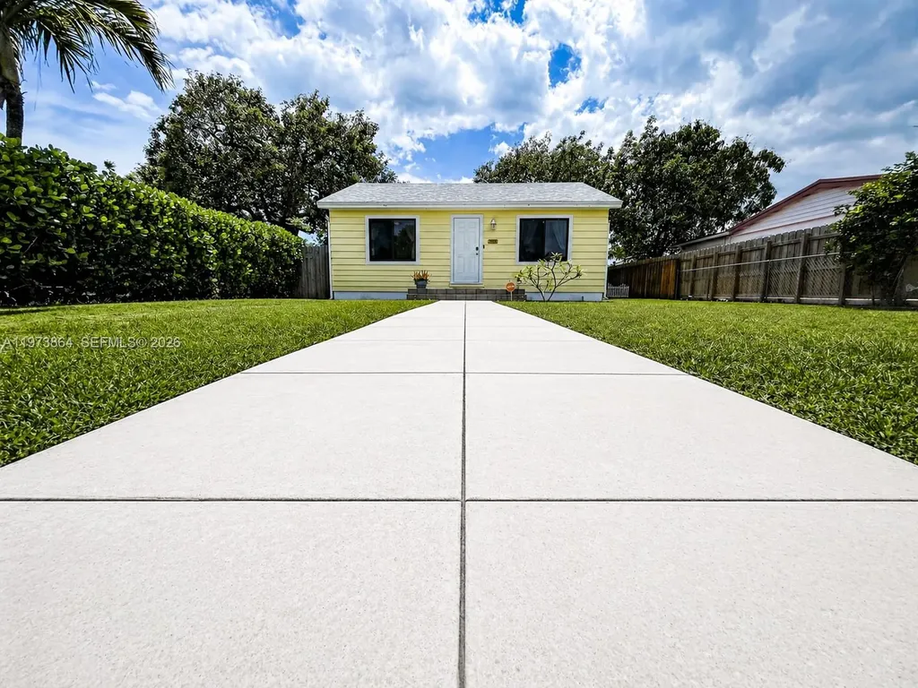2330 Scott Street Hollywood FL 33020