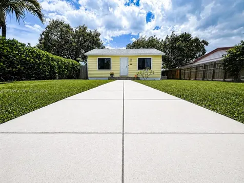 2330 Scott Street Hollywood FL 33020