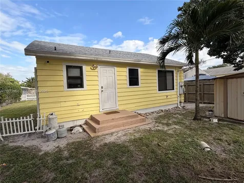 2330 Scott Street Hollywood FL 33020