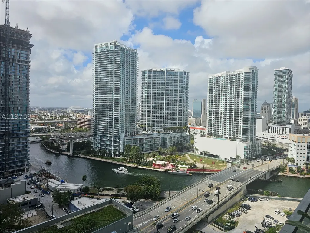 68 SE 6th Street Miami FL 33131