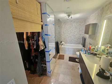 68 SE 6th Street Miami FL 33131