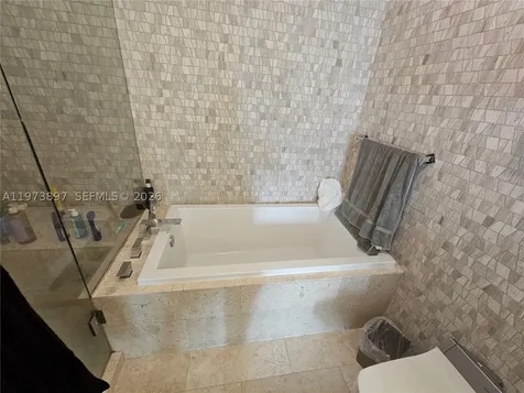 68 SE 6th Street Miami FL 33131