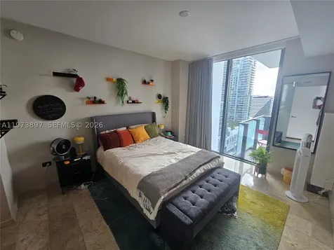 68 SE 6th Street Miami FL 33131