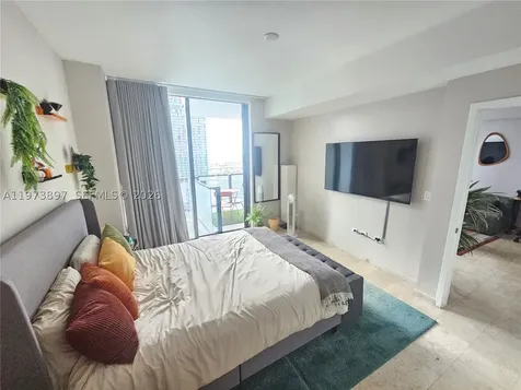 68 SE 6th Street Miami FL 33131