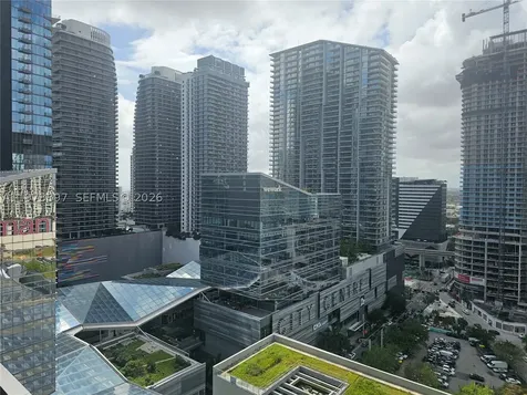 68 SE 6th Street Miami FL 33131
