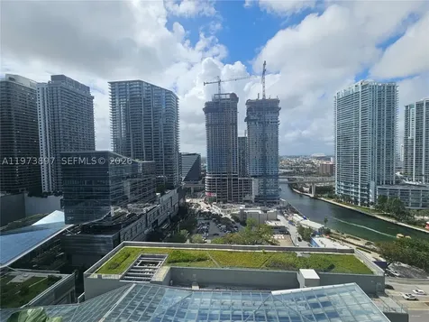 68 SE 6th Street Miami FL 33131