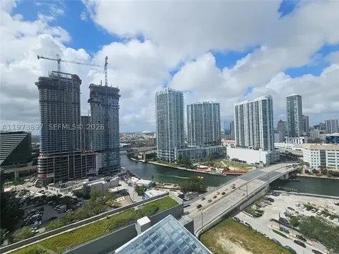 68 SE 6th Street Miami FL 33131