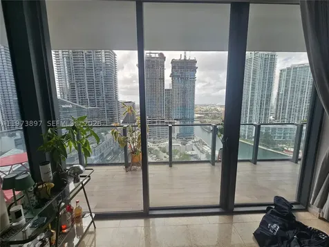 68 SE 6th Street Miami FL 33131
