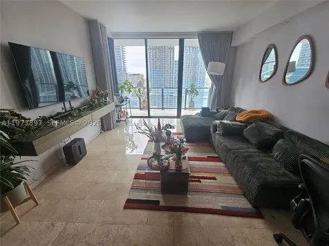 68 SE 6th Street Miami FL 33131