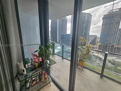 68 SE 6th Street Miami FL 33131