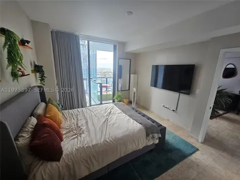 68 SE 6th Street Miami FL 33131