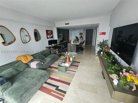 68 SE 6th Street Miami FL 33131
