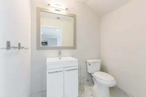 2505 NE 193rd Street Miami FL 33180