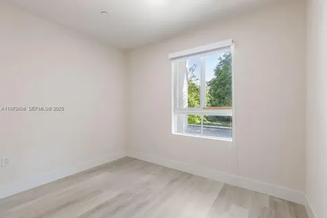 2505 NE 193rd Street Miami FL 33180