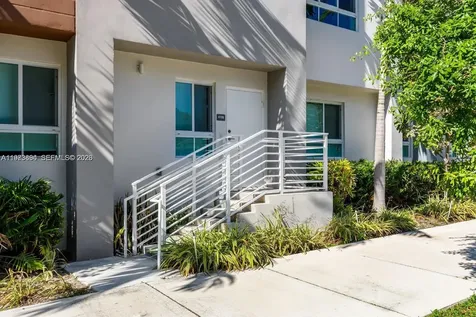 2505 NE 193rd Street Miami FL 33180