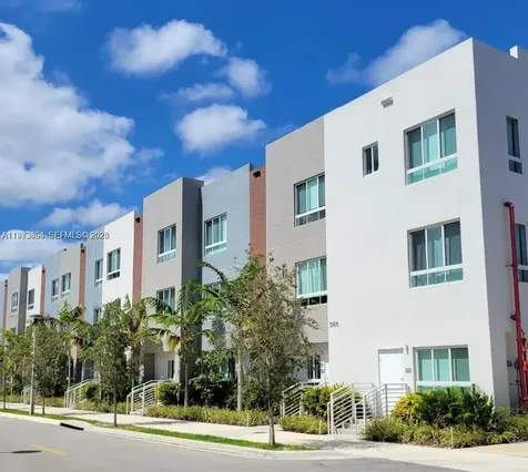 2505 NE 193rd Street Miami FL 33180