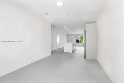 2505 NE 193rd Street Miami FL 33180