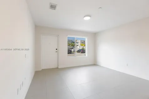 2505 NE 193rd Street Miami FL 33180