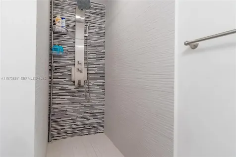740 Meridian Avenue Miami Beach FL 33139