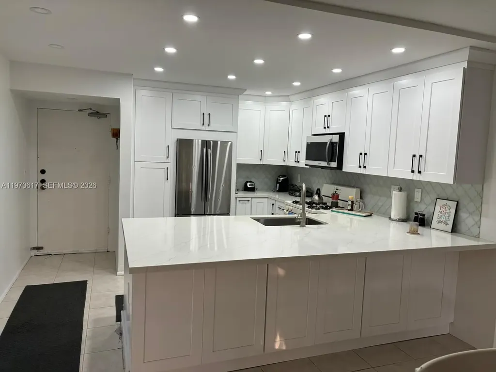 6884 N Kendall Drive Pinecrest FL 33156