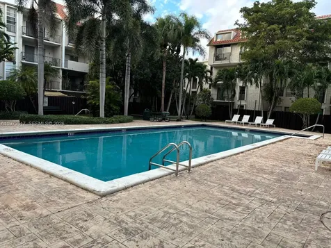 6884 N Kendall Drive Pinecrest FL 33156