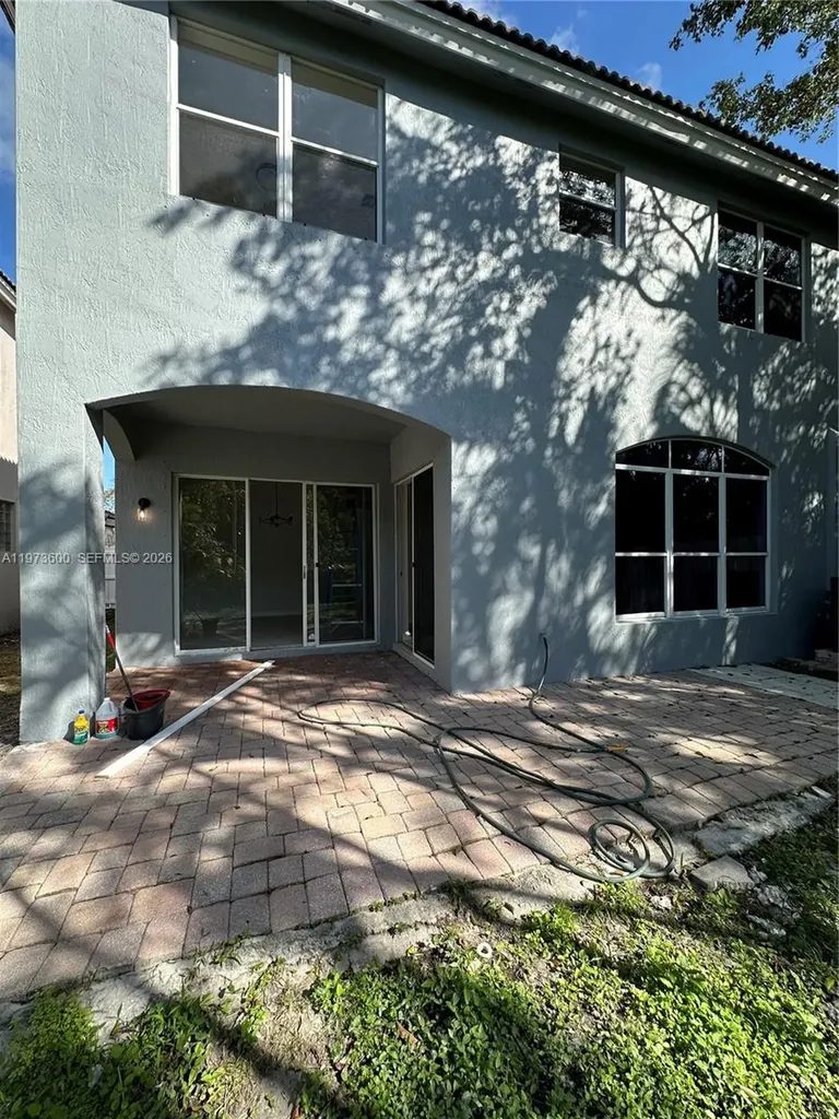 4946 SW 38th Way Hollywood FL 33312
