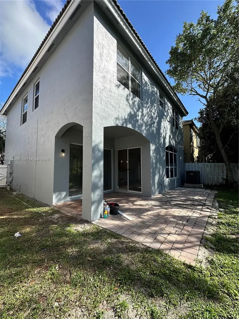 4946 SW 38th Way Hollywood FL 33312