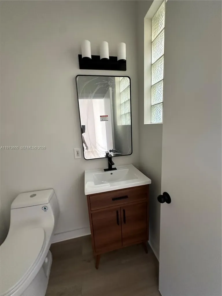 4946 SW 38th Way Hollywood FL 33312