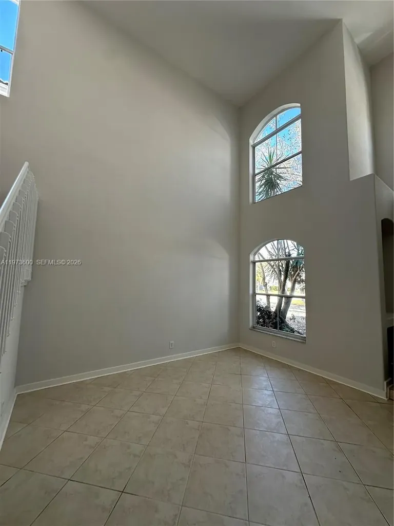 4946 SW 38th Way Hollywood FL 33312