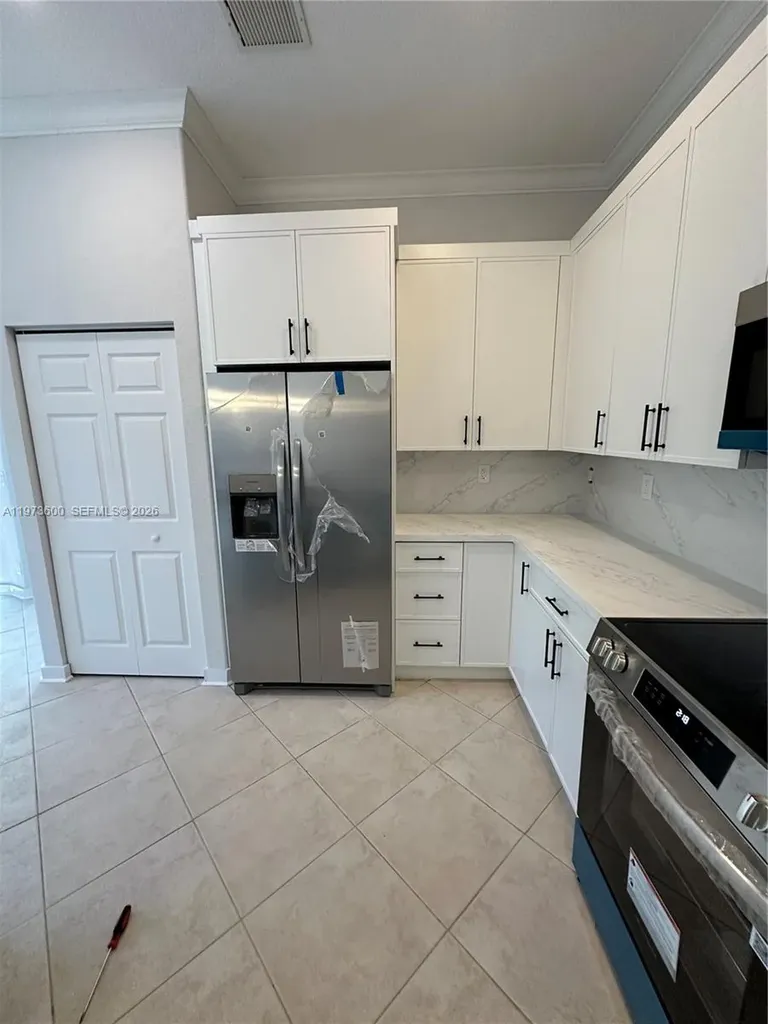 4946 SW 38th Way Hollywood FL 33312