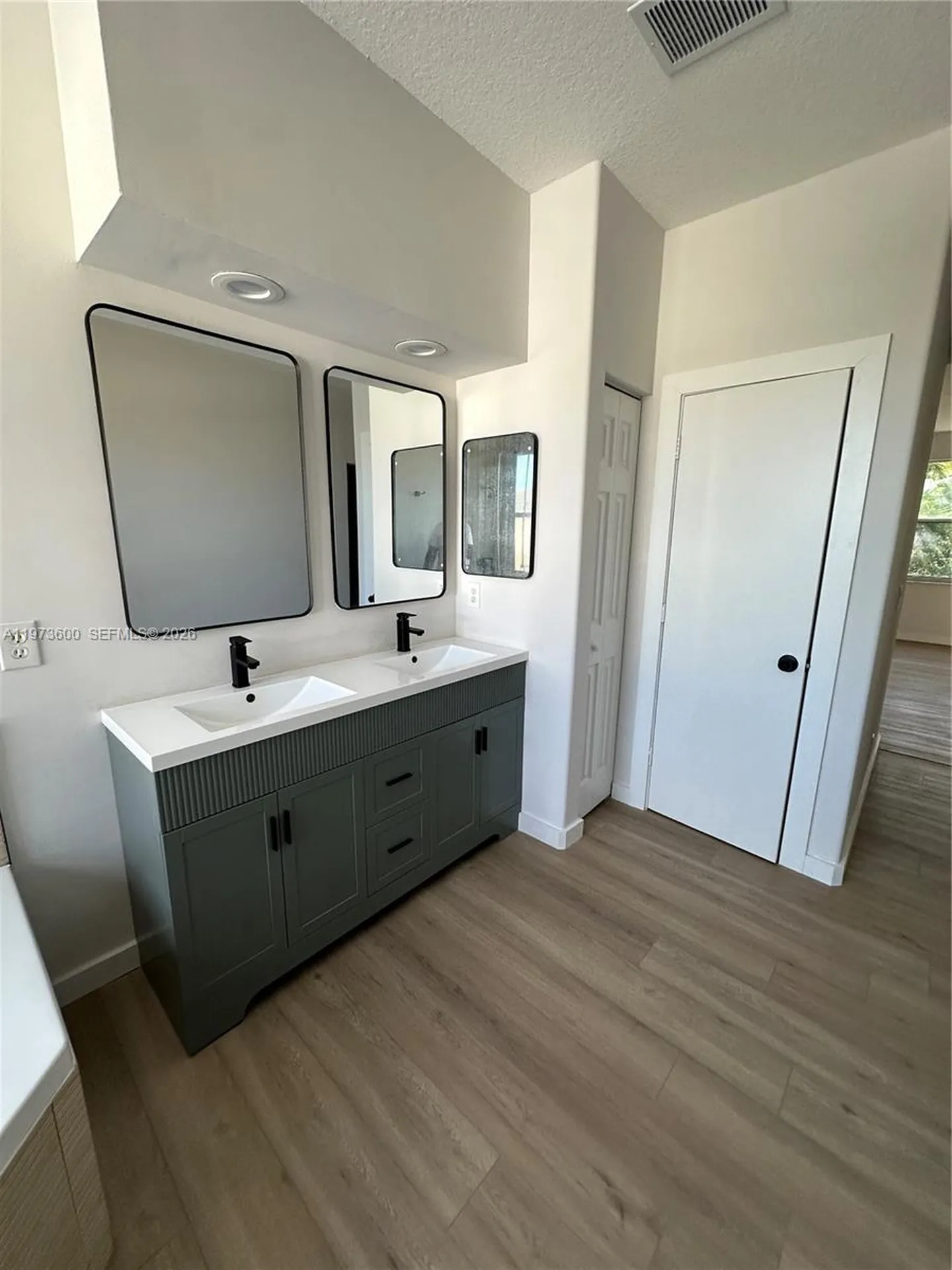 4946 SW 38th Way Hollywood FL 33312