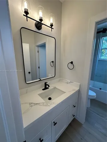 4946 SW 38th Way Hollywood FL 33312