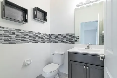 516 SE 35th Terrace Homestead FL 33033