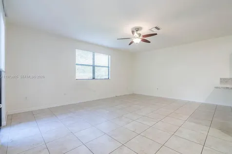 516 SE 35th Terrace Homestead FL 33033