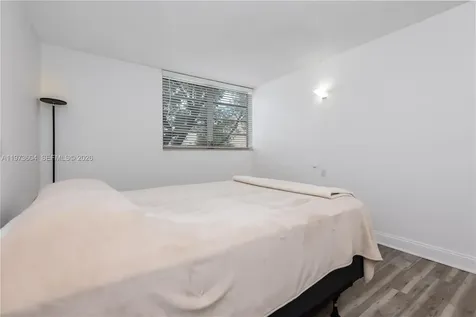 8889 Fontainebleau Boulevard Miami FL 33172