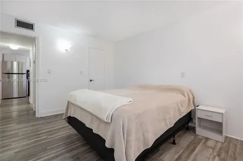 8889 Fontainebleau Boulevard Miami FL 33172