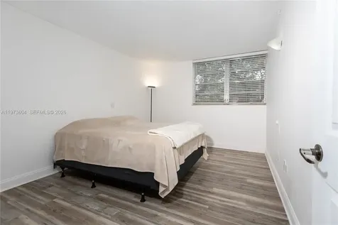8889 Fontainebleau Boulevard Miami FL 33172