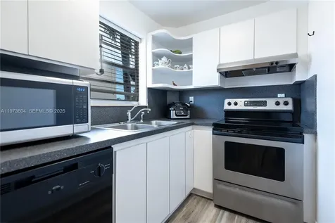 8889 Fontainebleau Boulevard Miami FL 33172