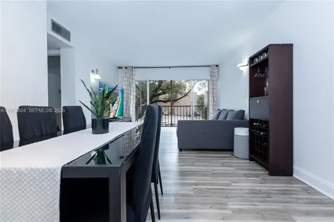 8889 Fontainebleau Boulevard Miami FL 33172