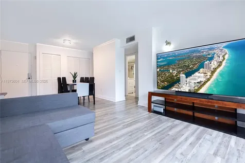8889 Fontainebleau Boulevard Miami FL 33172